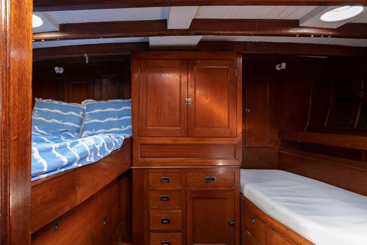 Juliette Yacht Photos Pics 