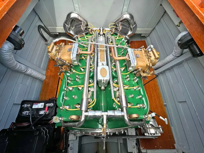 The Paragon Yacht Photos Pics 