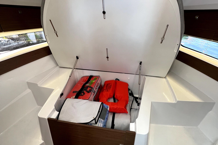 Relation Ship Yacht Photos Pics 