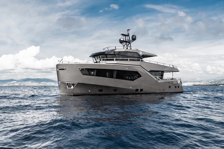 Hull #5 Yacht Photos Pics 