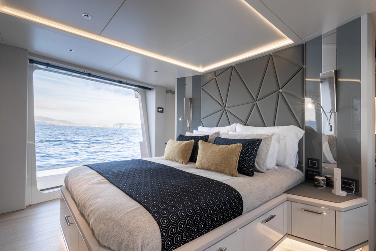 Hull #5 Yacht Photos Pics 