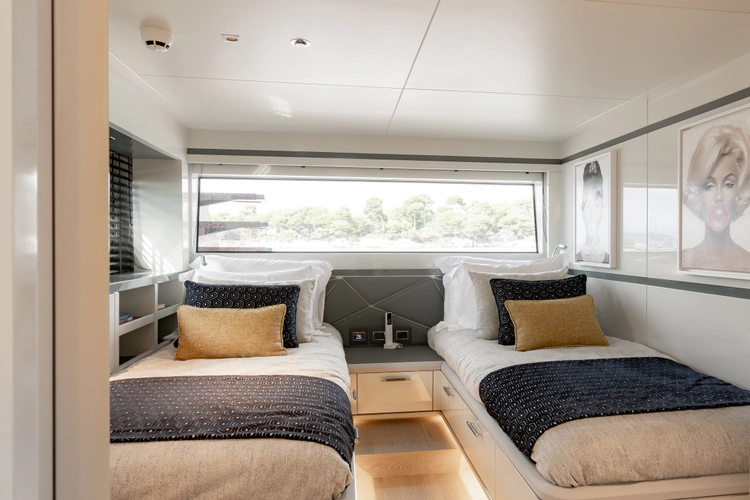 Hull #5 Yacht Photos Pics 