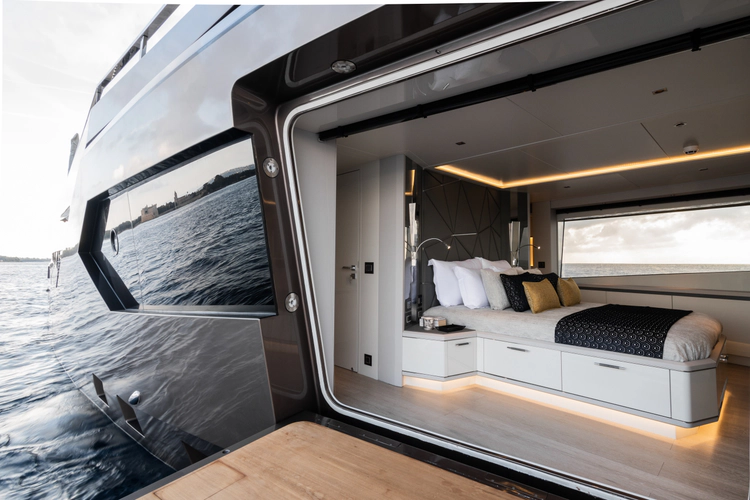 Hull #5 Yacht Photos Pics 