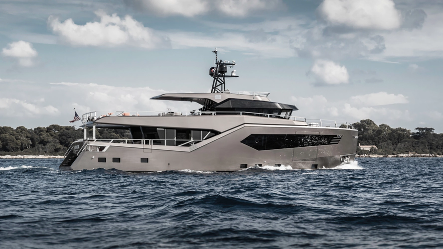 Hull #5 Yacht Photos Pics 