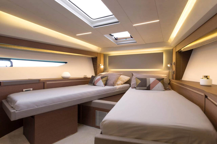 520 Yacht Photos Pics 