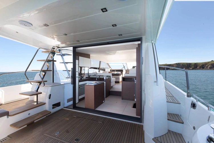 520 Yacht Photos Pics 