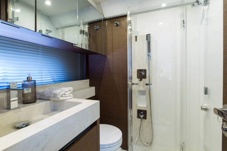 520 Yacht Photos Pics 