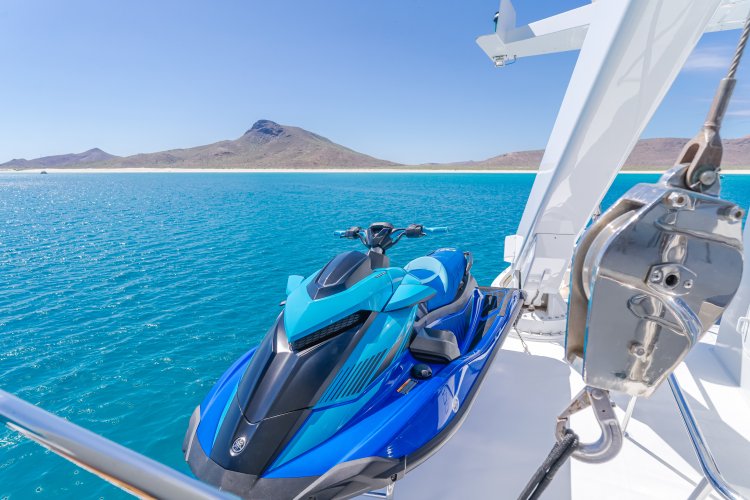 Huracan Yacht Photos Pics 