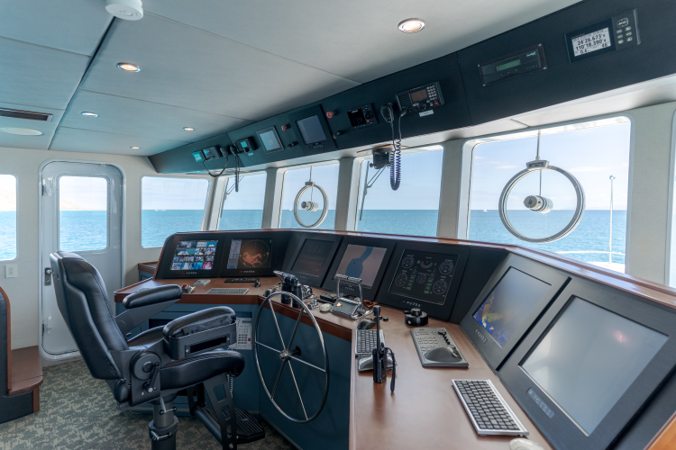 Huracan Yacht Photos Pics 