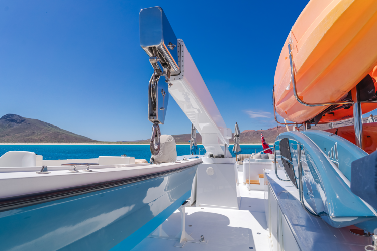 Huracan Yacht Photos Pics 