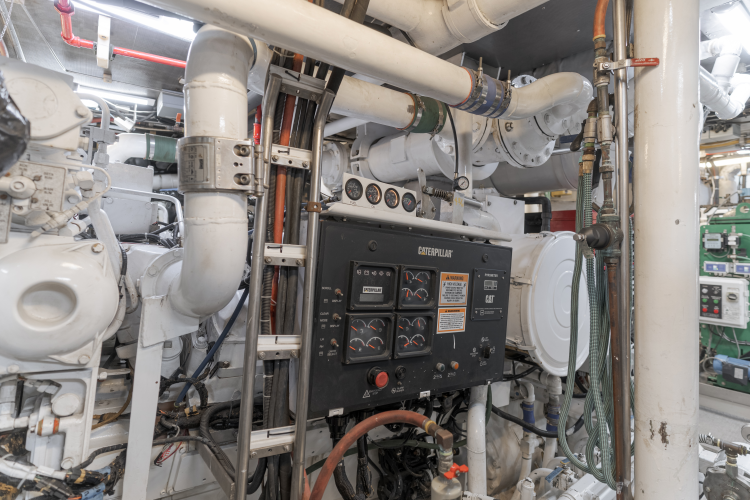 Huracan Yacht Photos Pics 