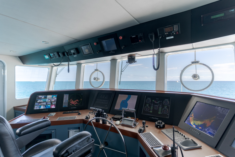 Huracan Yacht Photos Pics 