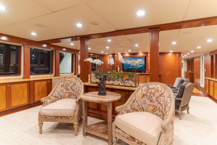 Huracan Yacht Photos Pics 