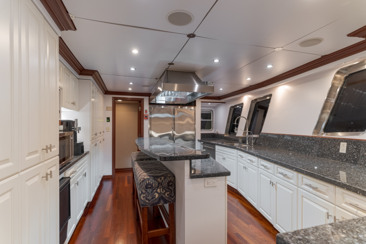 Huracan Yacht Photos Pics 