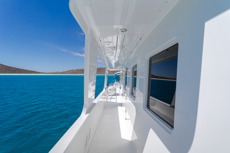 Huracan Yacht Photos Pics 