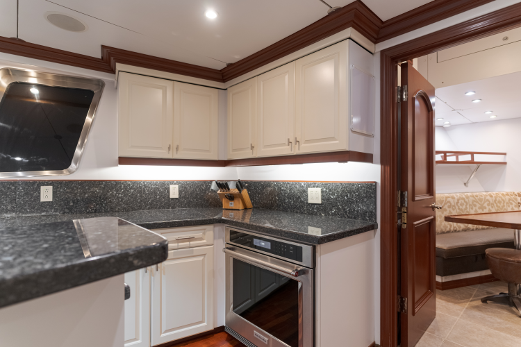 Huracan Yacht Photos Pics 