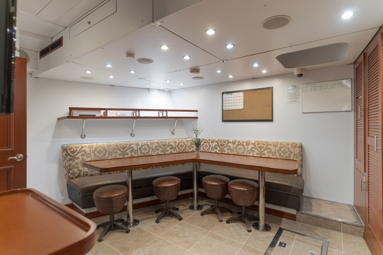 Huracan Yacht Photos Pics 