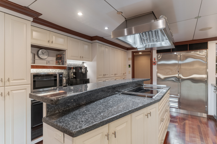 Huracan Yacht Photos Pics 