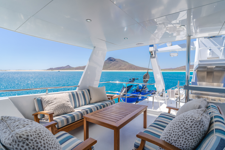 Huracan Yacht Photos Pics 