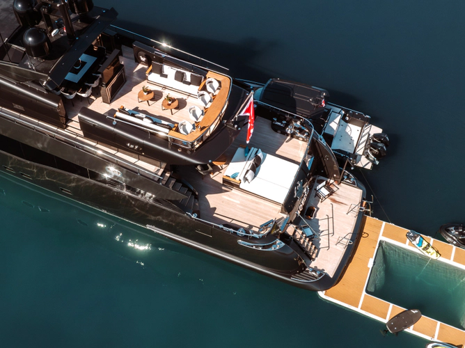 Aquila Yacht Photos Pics 