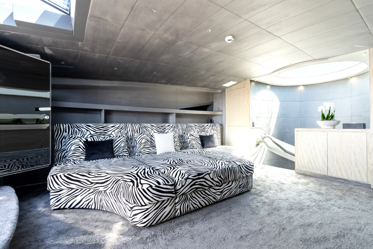 Aquila Yacht Photos Pics 