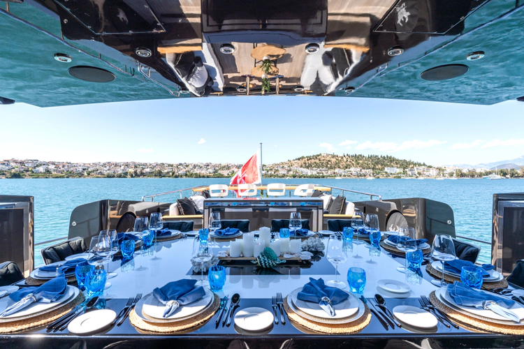 Aquila Yacht Photos Pics 