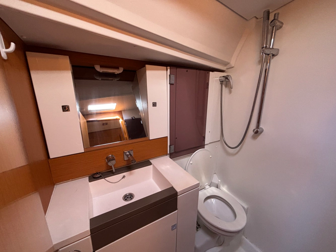 Beverly Isabella Yacht Photos Pics 