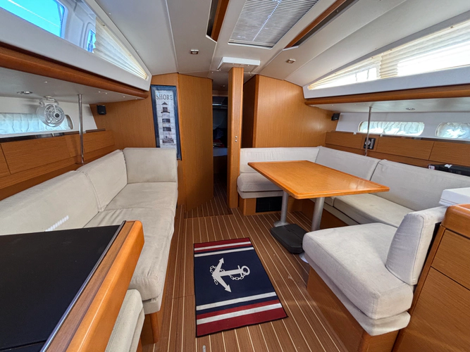 Beverly Isabella Yacht Photos Pics 