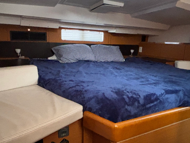 Beverly Isabella Yacht Photos Pics 