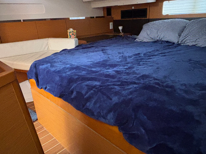 Beverly Isabella Yacht Photos Pics 