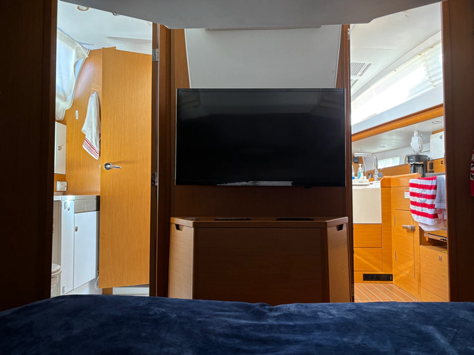 Beverly Isabella Yacht Photos Pics 