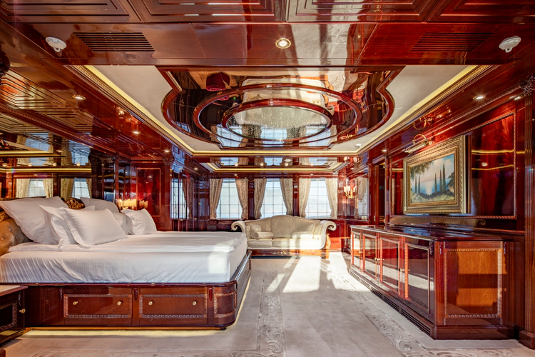 Richar Yacht Photos Pics 