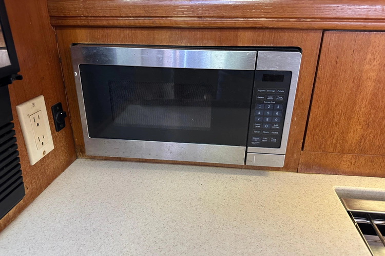 Mischievous Mermaid Yacht Photos Pics 