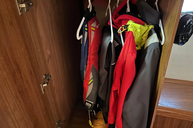 Mischievous Mermaid Yacht Photos Pics 