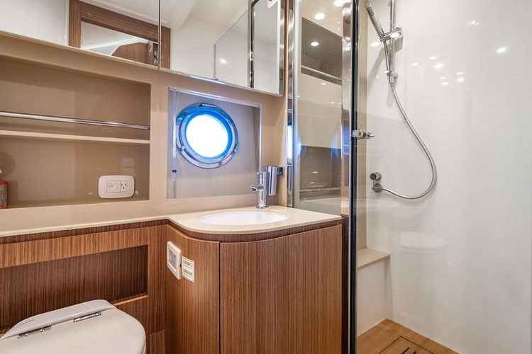 Endurance Yacht Photos Pics 
