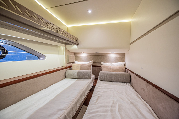 Bob 'n Around Yacht Photos Pics 