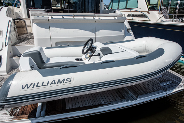 Bob 'n Around Yacht Photos Pics 