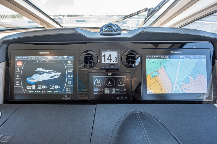 Bob 'n Around Yacht Photos Pics 