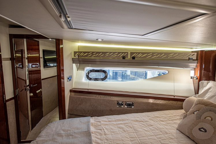 Bob 'n Around Yacht Photos Pics 