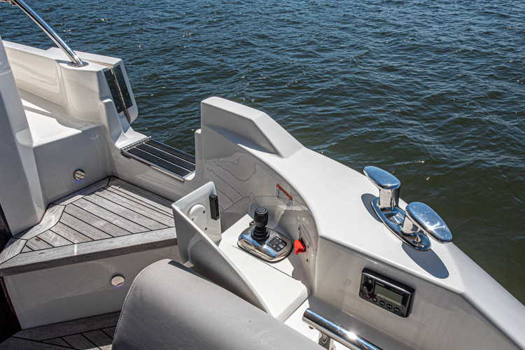 Bob 'n Around Yacht Photos Pics 