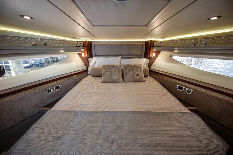 Bob 'n Around Yacht Photos Pics 