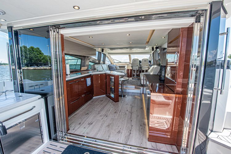 Bob 'n Around Yacht Photos Pics 