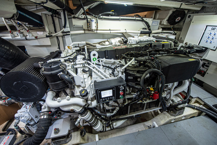 Bob 'n Around Yacht Photos Pics 