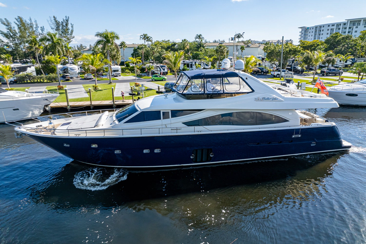 La Bella Vita Yacht Photos Pics 