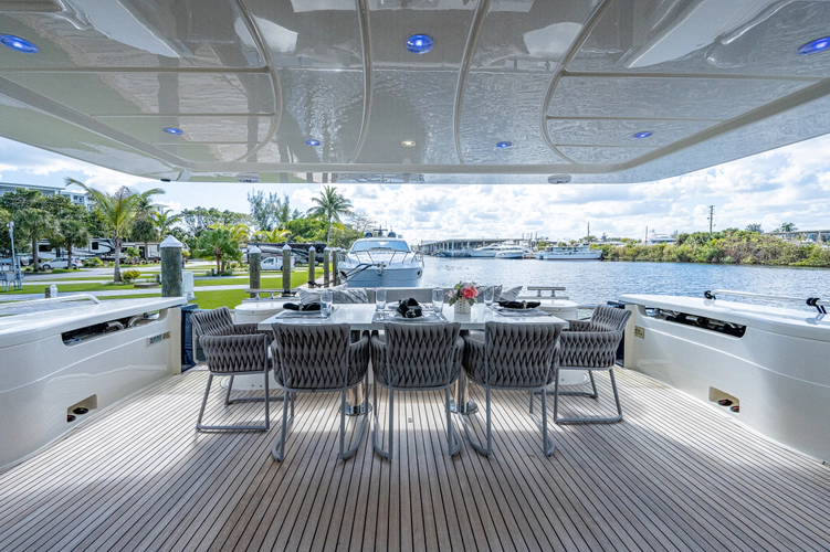 La Bella Vita Yacht Photos Pics 