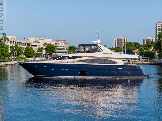 La Bella Vita Yacht Photos Pics 