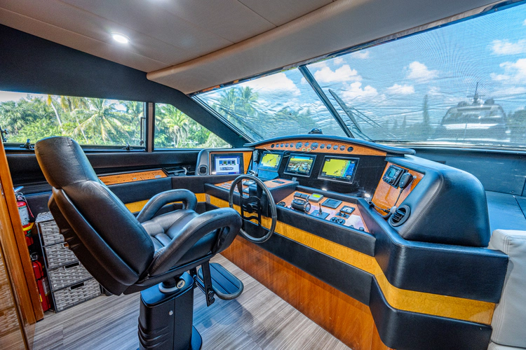 La Bella Vita Yacht Photos Pics 