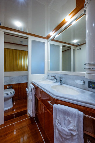 La Bella Vita Yacht Photos Pics 