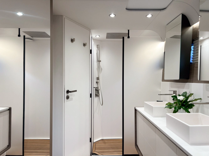 Gunboat 72 Yacht Photos Pics 