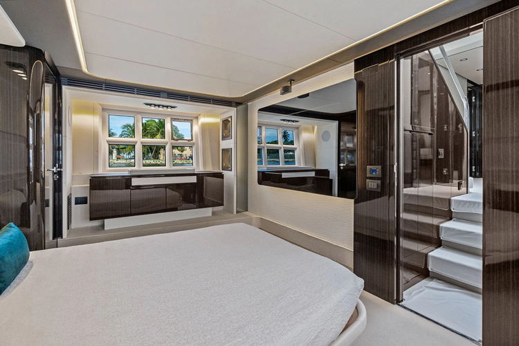 Villaggio Yacht Photos Pics 